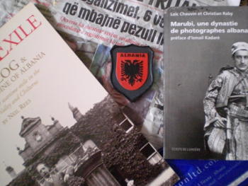La fotografia albanese nei libri in vendita nelle librerie e in particolare a Tirana